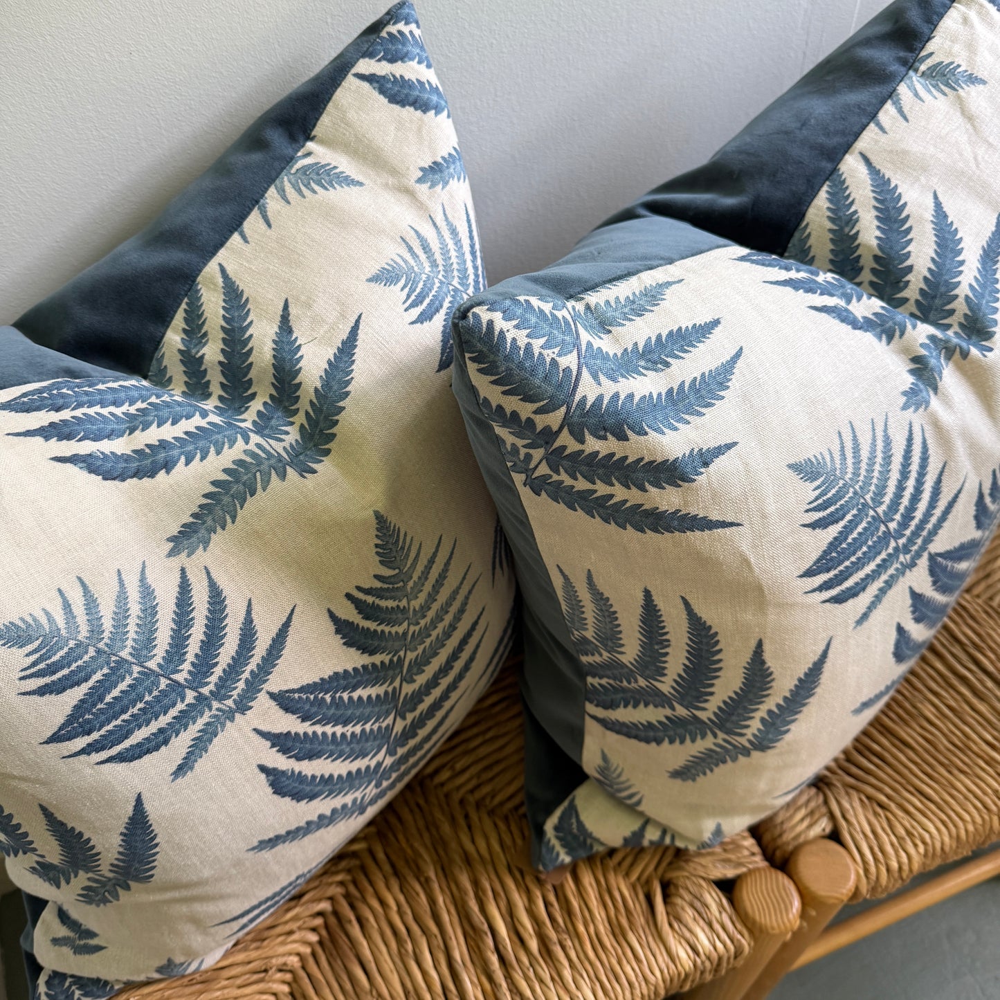Linen Fern Pillow w/ navy velvet back - 22" x 22"