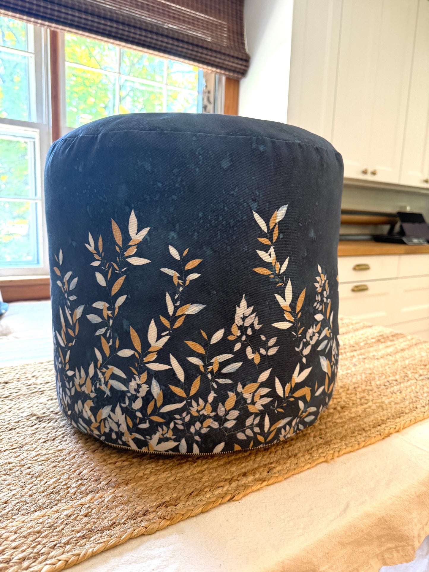 Nandina Pouf